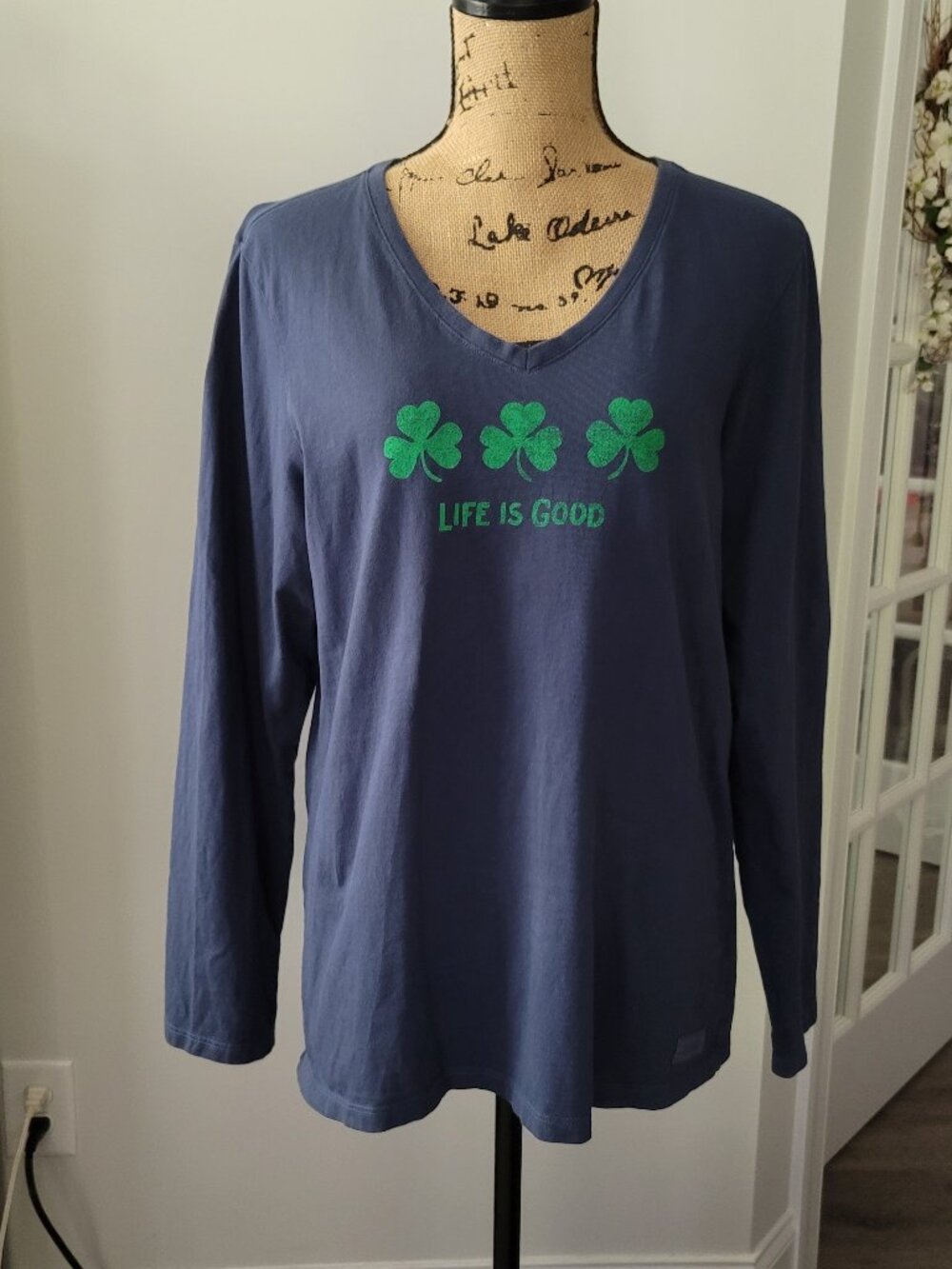 Life is Good  Ladies Navy Shamrock Long Sleeve Crusher Tee  V-Neck Large